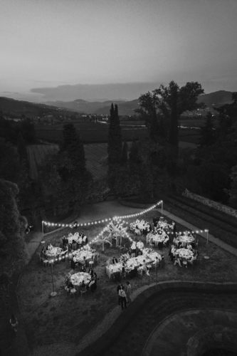 Dreamy wedding in Italy at Villa Verita Fraccaroli by Italy wedding photographer Stories by Toni