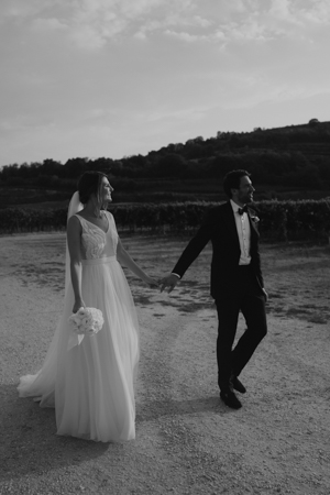 Top wedding photographer Italy with a wedding couple in the vineyards of wedding venue Villa Verita Fraccaroli